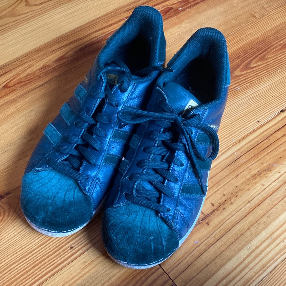 Adidas dark green superstar Sneakers with Stripes